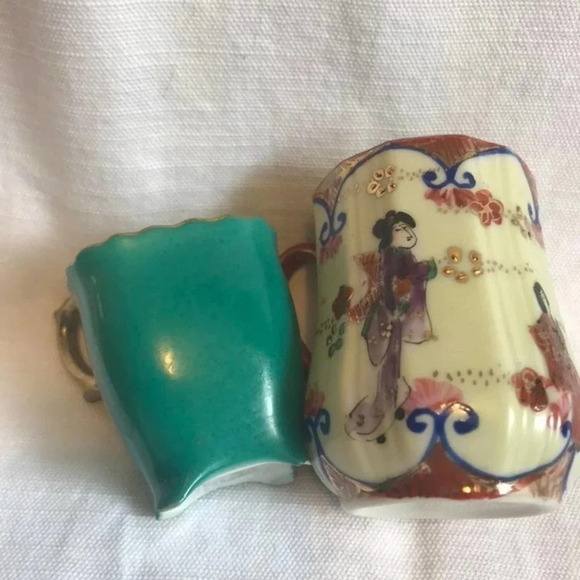 Vintage made in Japan Small Teacups 2 Pieces lot - Picture 2 of 5